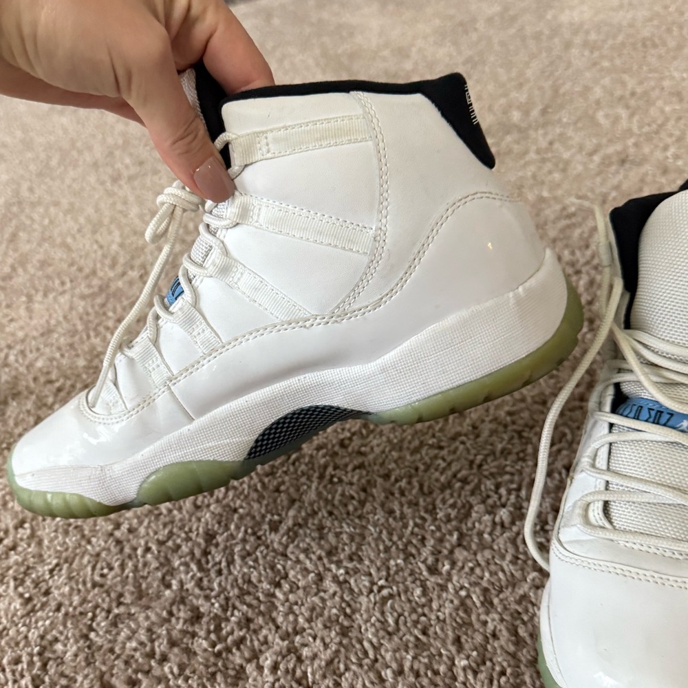 jordan blue and white